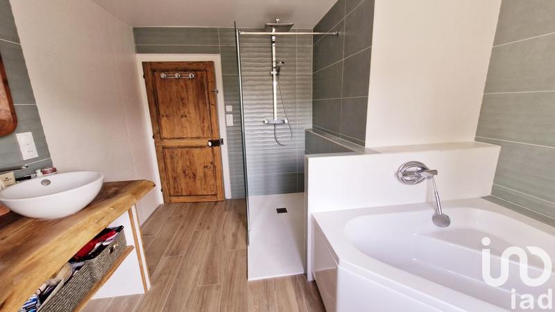 Maison - 215 m² - 7 pièces