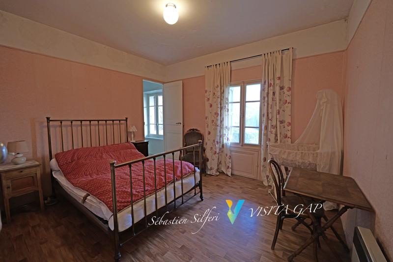 Maison - 143 m² - 12 pièces