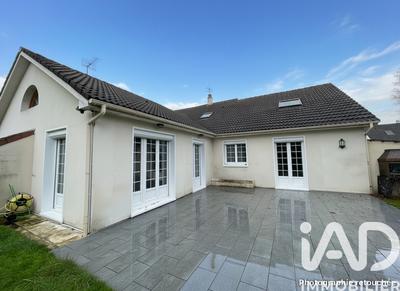 Maison - 213 m² - 8 pièces