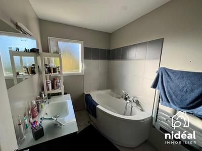 Maison - 193 m² - 6 pièces