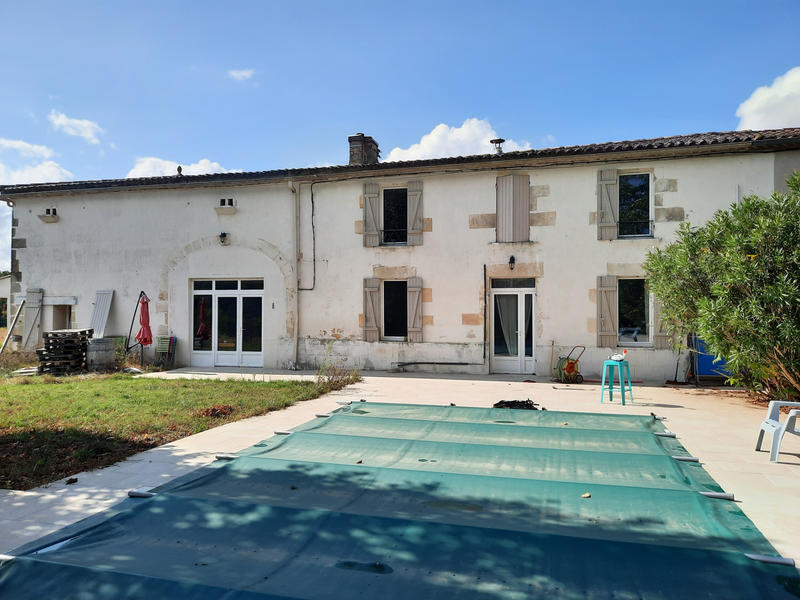 Maison - 248 m² - 7 pièces