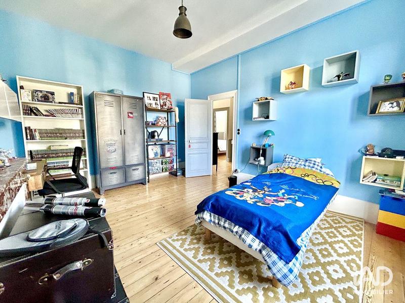 Maison - 203 m² - 11 pièces