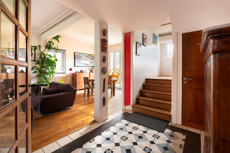 Maison - 182 m² - 8 pièces