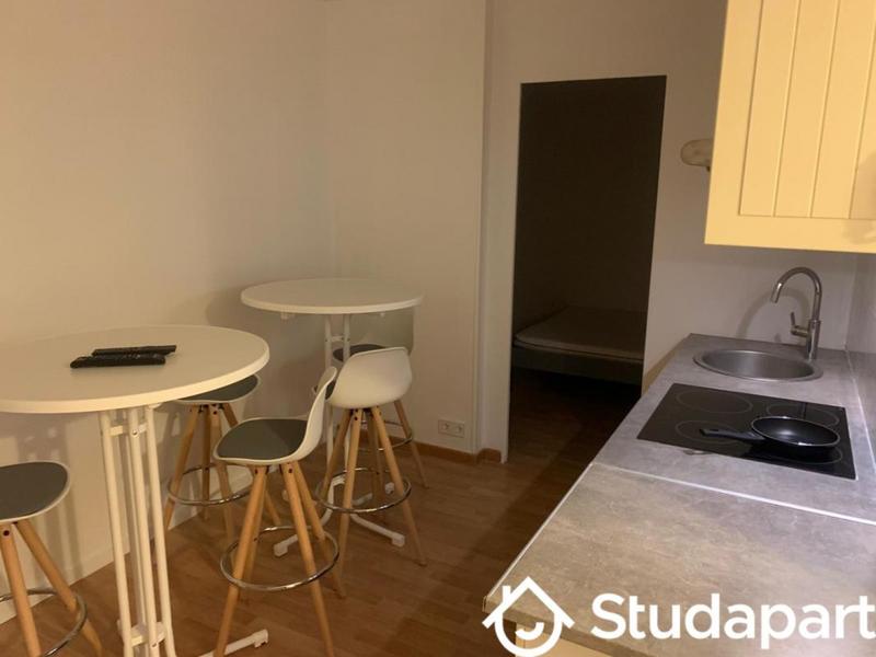 Chambre - 10 m² - 1 pièce