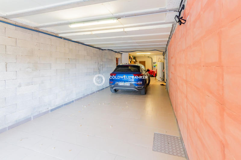 Maison - 250 m² - 6 pièces