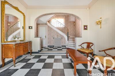 Maison - 180 m² - 7 pièces