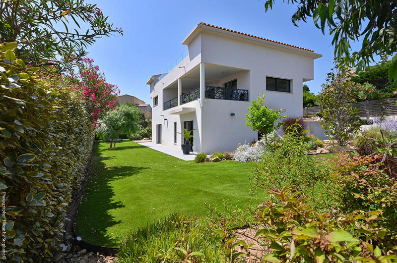 Maison - 220 m² - 6 pièces