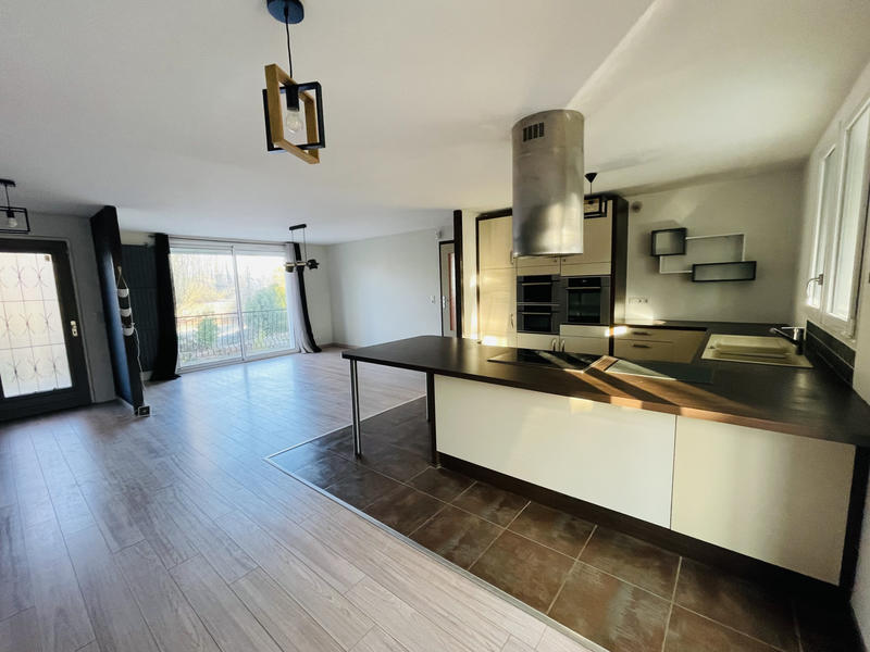 Maison - 211 m² - 7 pièces