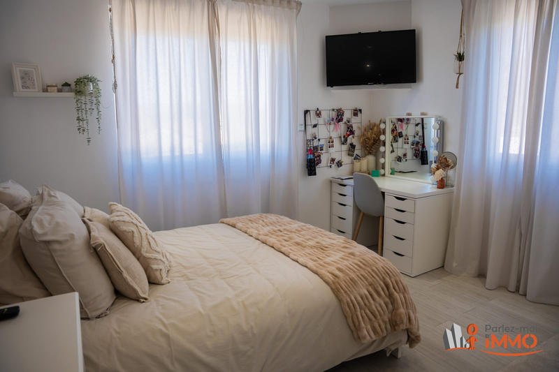 Maison traditionnelle - 196 m² - 7 pièces