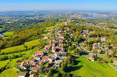 Maison - 260 m² - 6 pièces