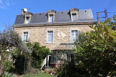 Maison bourgeoise - 483 m² - 14 pièces