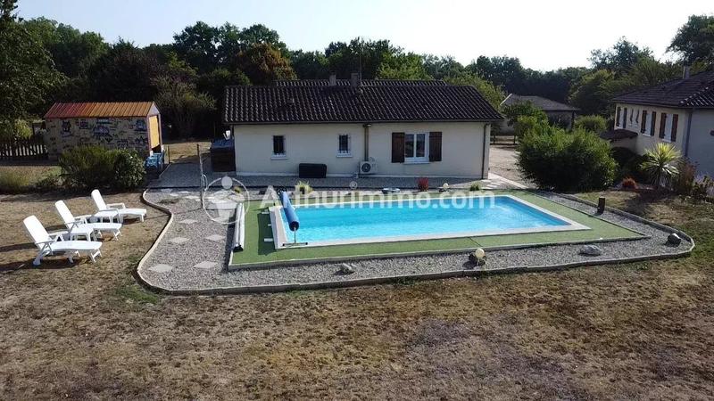 Maison - 239 m² - 8 pièces