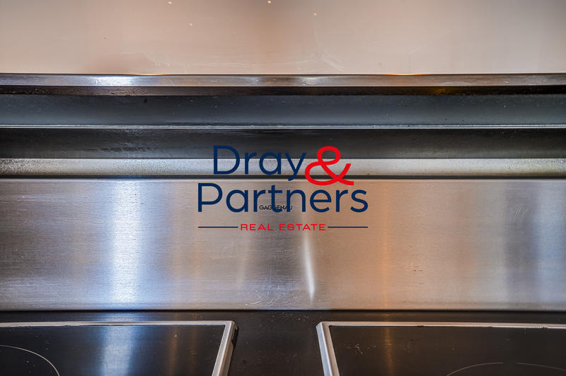 Appartement - 102 m² - 2 pièces