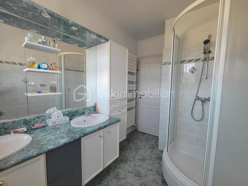 Maison traditionnelle - 120 m² - 7 pièces