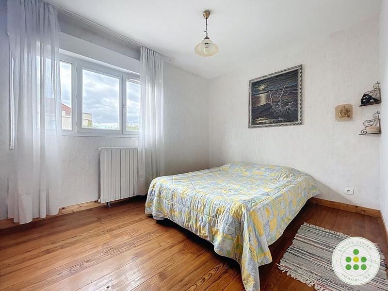 Maison - 186 m² - 8 pièces