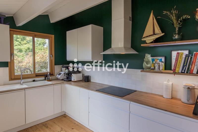 Maison - 196 m² - 7 pièces