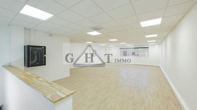 Entrepôt - 1 530 m²