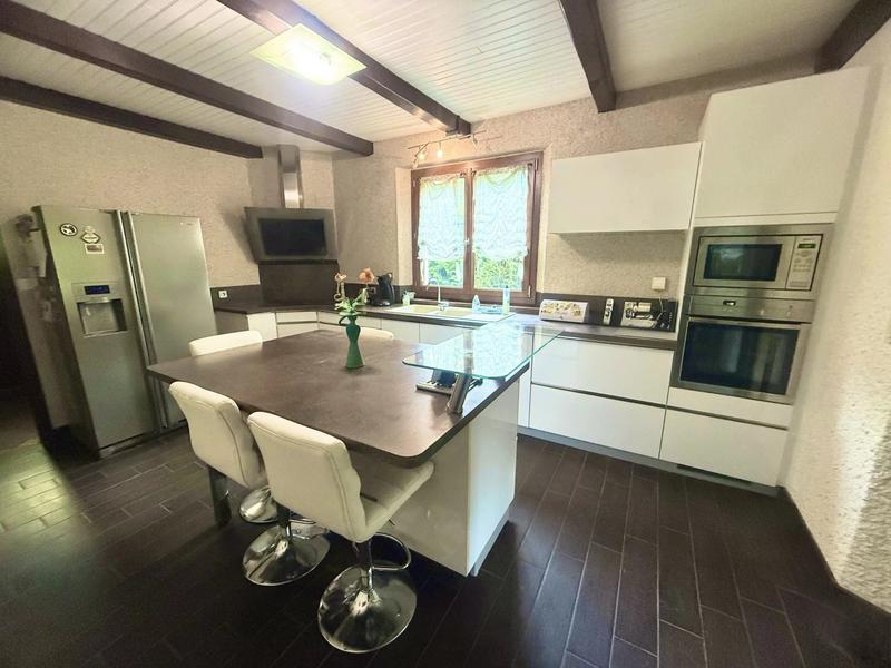 Maison traditionnelle - 156 m² - 6 pièces