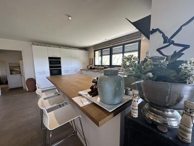 Villa - 211 m² - 9 pièces