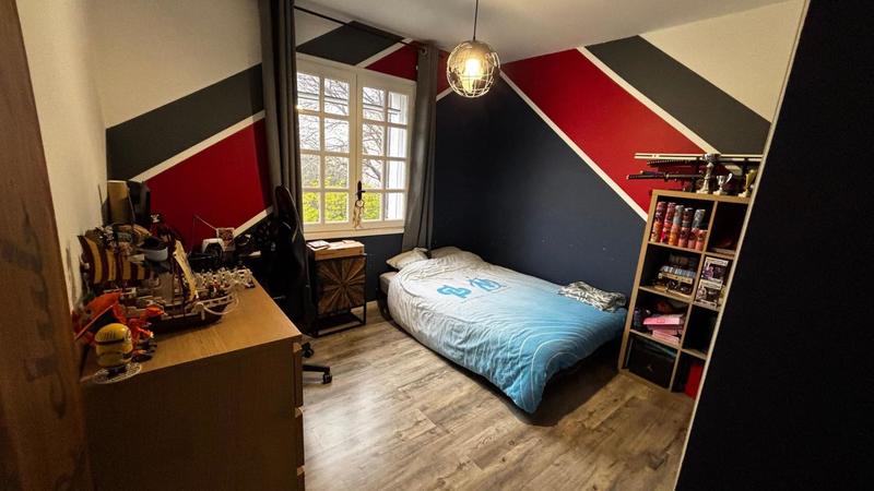 Maison - 180 m² - 7 pièces