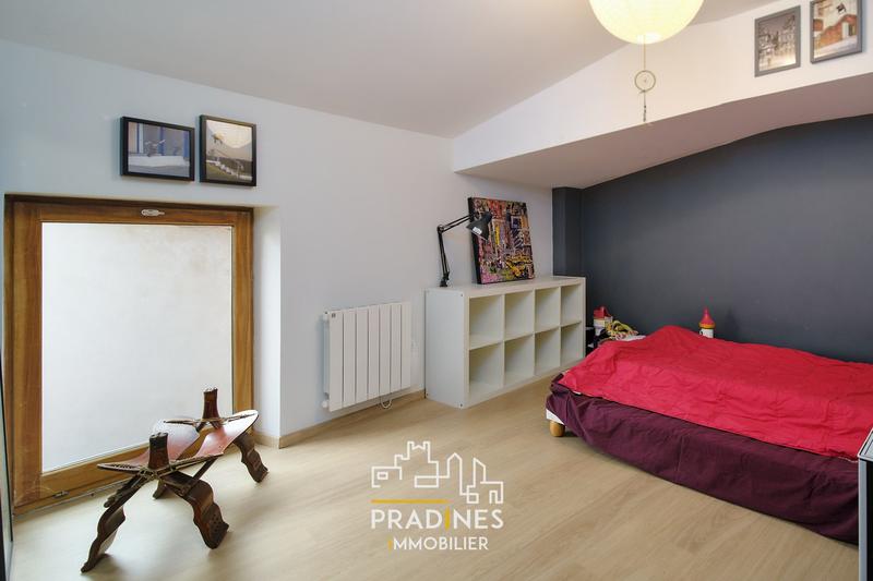 Appartement - 145 m² - 6 pièces