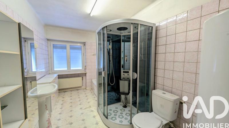 Maison - 215 m² - 6 pièces