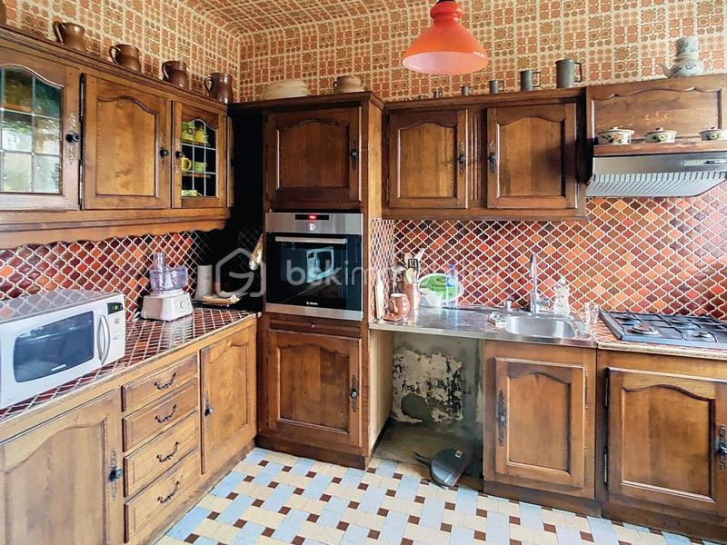 Maison - 241 m² - 6 pièces