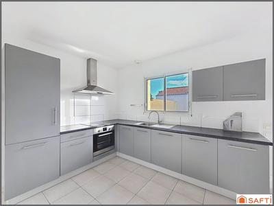 Maison - 96 m² - 5 pièces