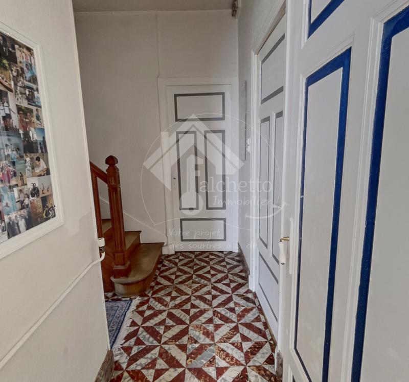 Maison - 170 m² - 8 pièces