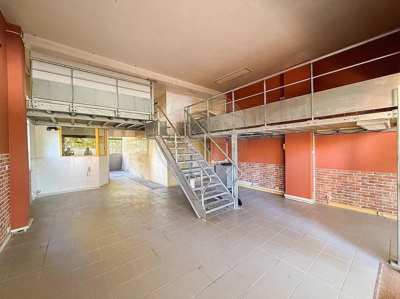 Local commercial - 70 m² - 2 pièces