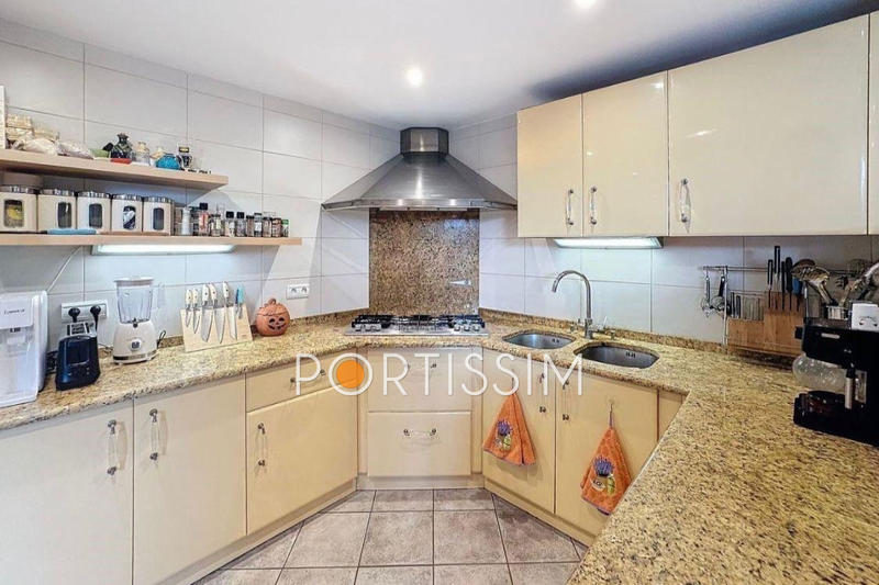 Maison - 224 m² - 5 pièces