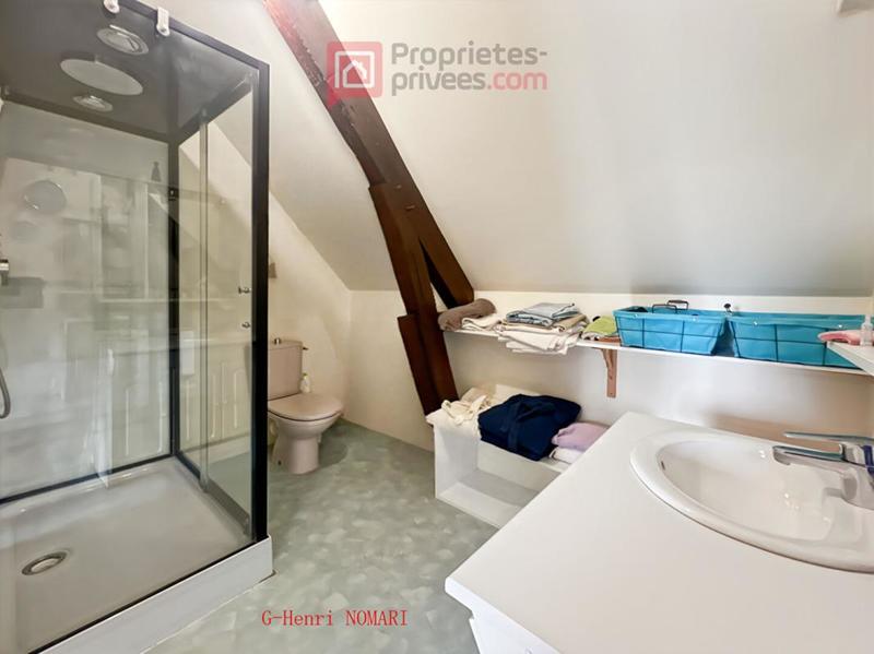 Maison - 214 m² - 7 pièces