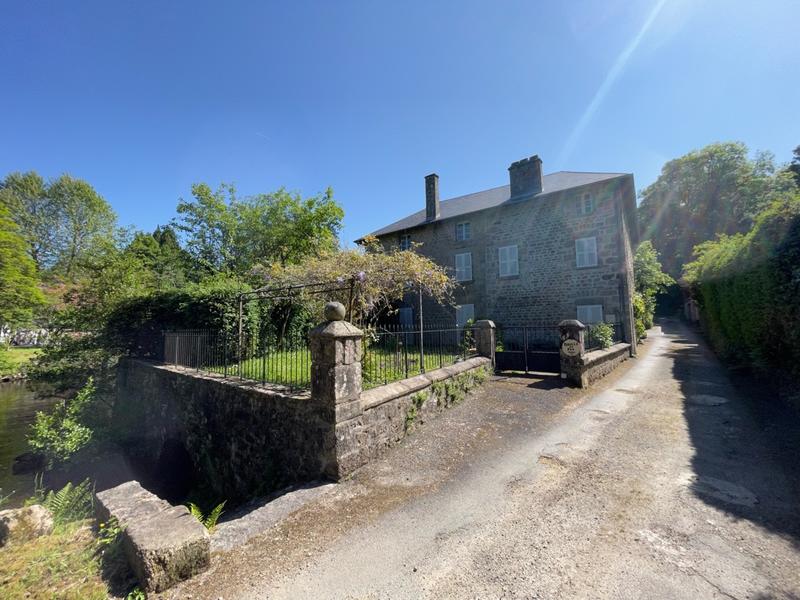 Propriété - 499 m² - 11 pièces