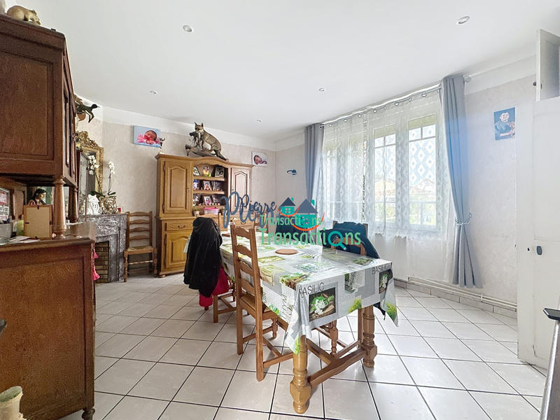 Maison traditionnelle - 171 m² - 7 pièces