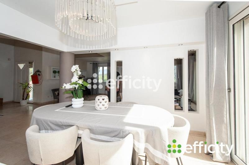 Pavillon - 183 m² - 5 pièces