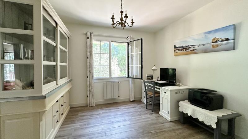 Maison - 265 m² - 7 pièces