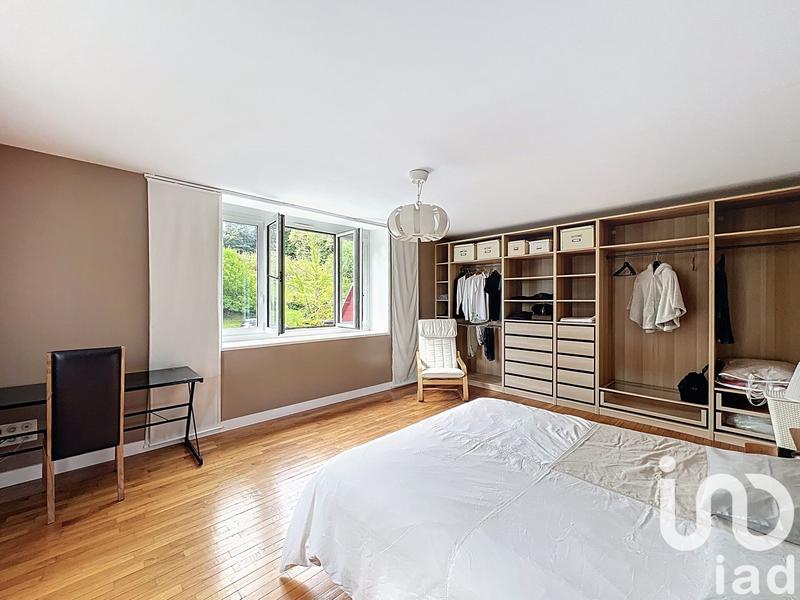 Maison - 285 m² - 13 pièces