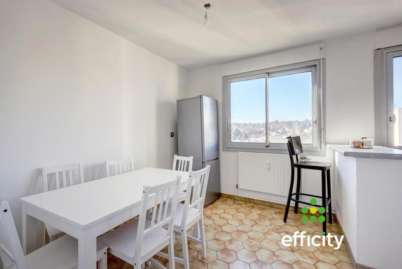 Appartement - 97 m² - 5 pièces