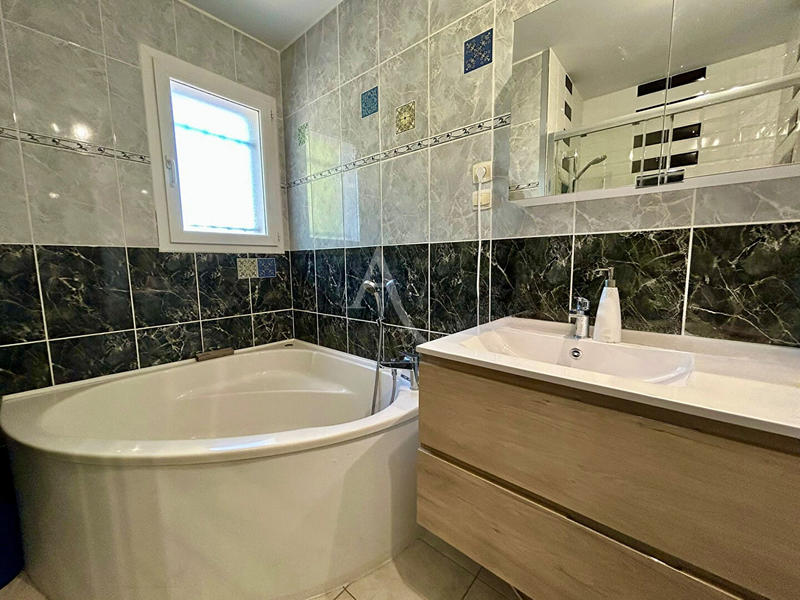 Maison - 112 m² - 4 pièces