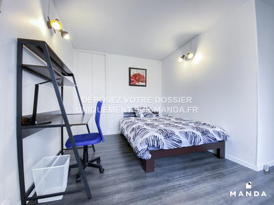 Chambre - 10 m² - 6 pièces