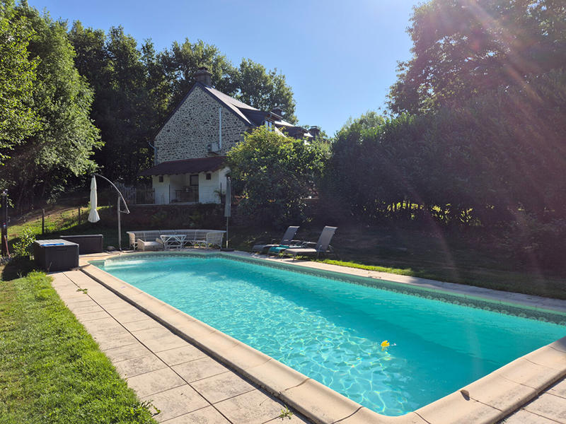 Maison - 265 m² - 9 pièces