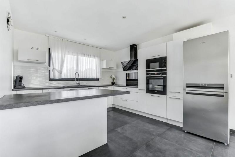 Maison - 145 m² - 5 pièces