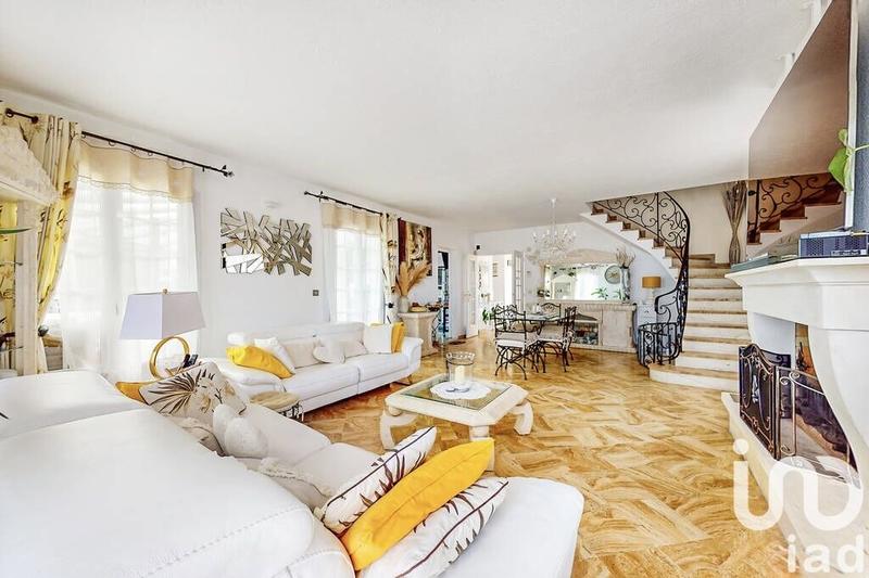 Maison - 190 m² - 5 pièces