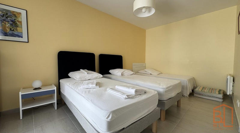 Maison traditionnelle - 274 m² - 11 pièces