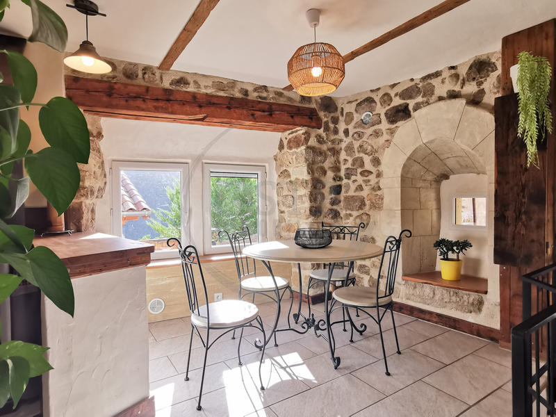 Maison de village - 99 m² - 5 pièces