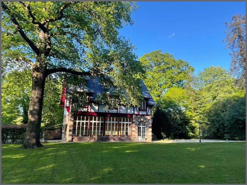 Maison de maîtres - 412 m² - 11 pièces