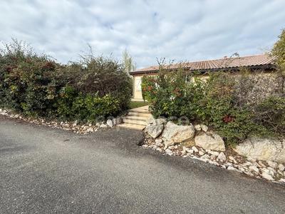 Maison - 102 m² - 4 pièces