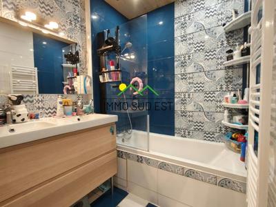 Appartement - 93 m² - 5 pièces