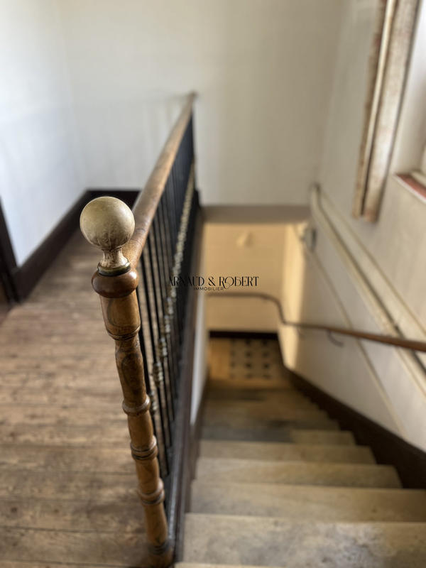 Bastide - 300 m² - 1 pièce