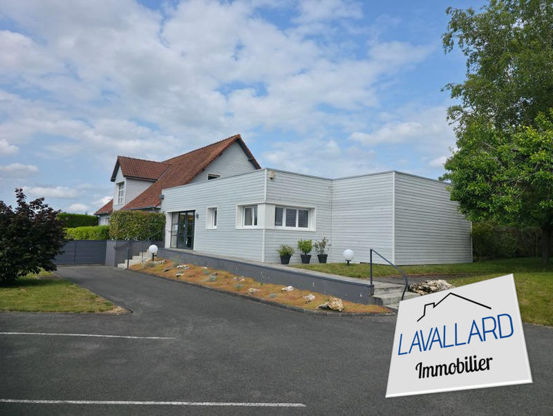 Maison - 320 m² - 10 pièces